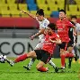 广东四川男篮比赛现场有观众撒钱